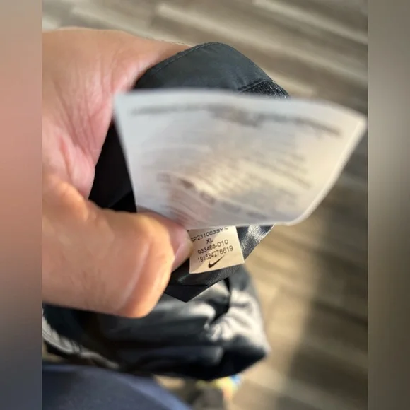 Nike Women’s Essential Packable Hooded Running Black 933466-010 Size XL Jacket - Picture 6 of 6